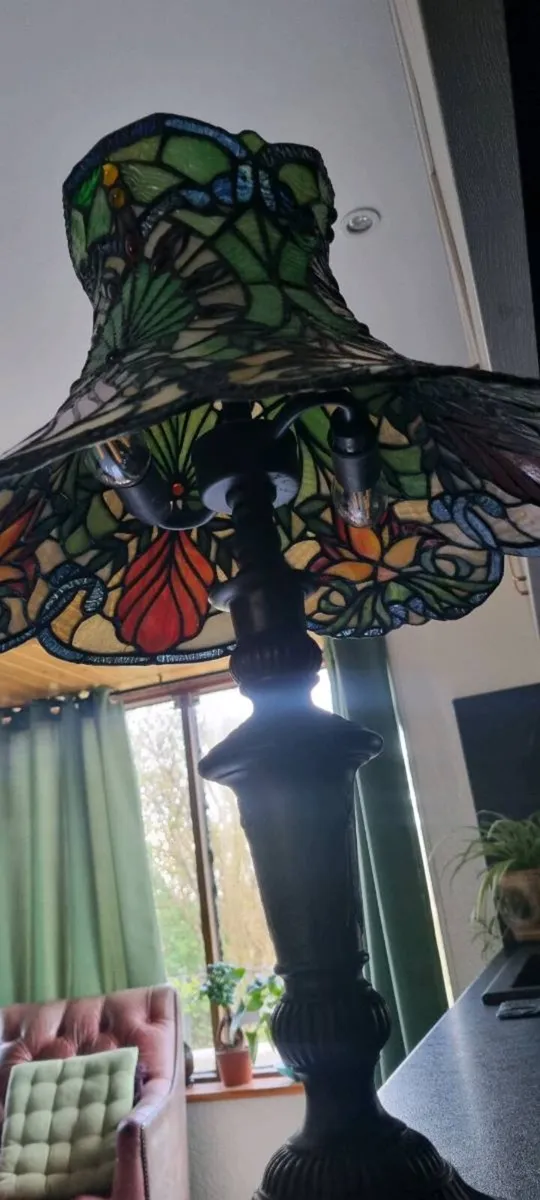 VINTAGE PEACOCK FANTAIL /EYE TIFFANY STYLE LAMP - Image 4