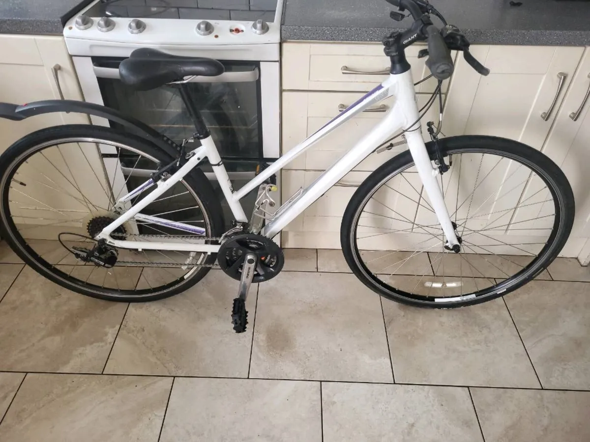 Ladies giant bike - Image 3