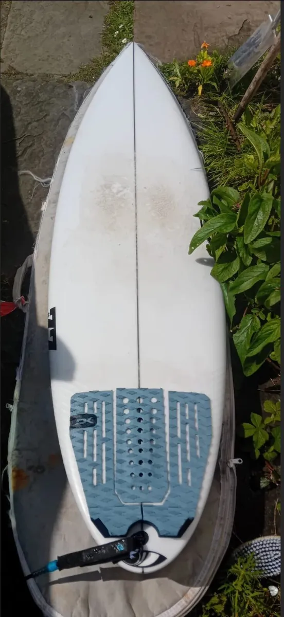 Sharpeye 77 surfboard - Image 2