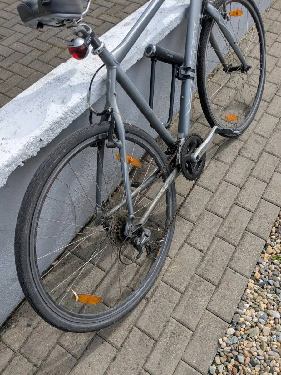 Trek 7.3 bicycle - Image 2