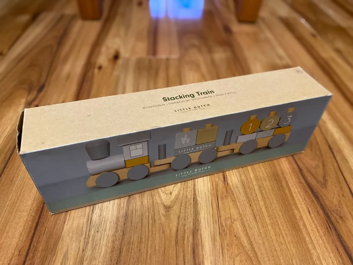 Little Dutch wooden stacking train - Image 3