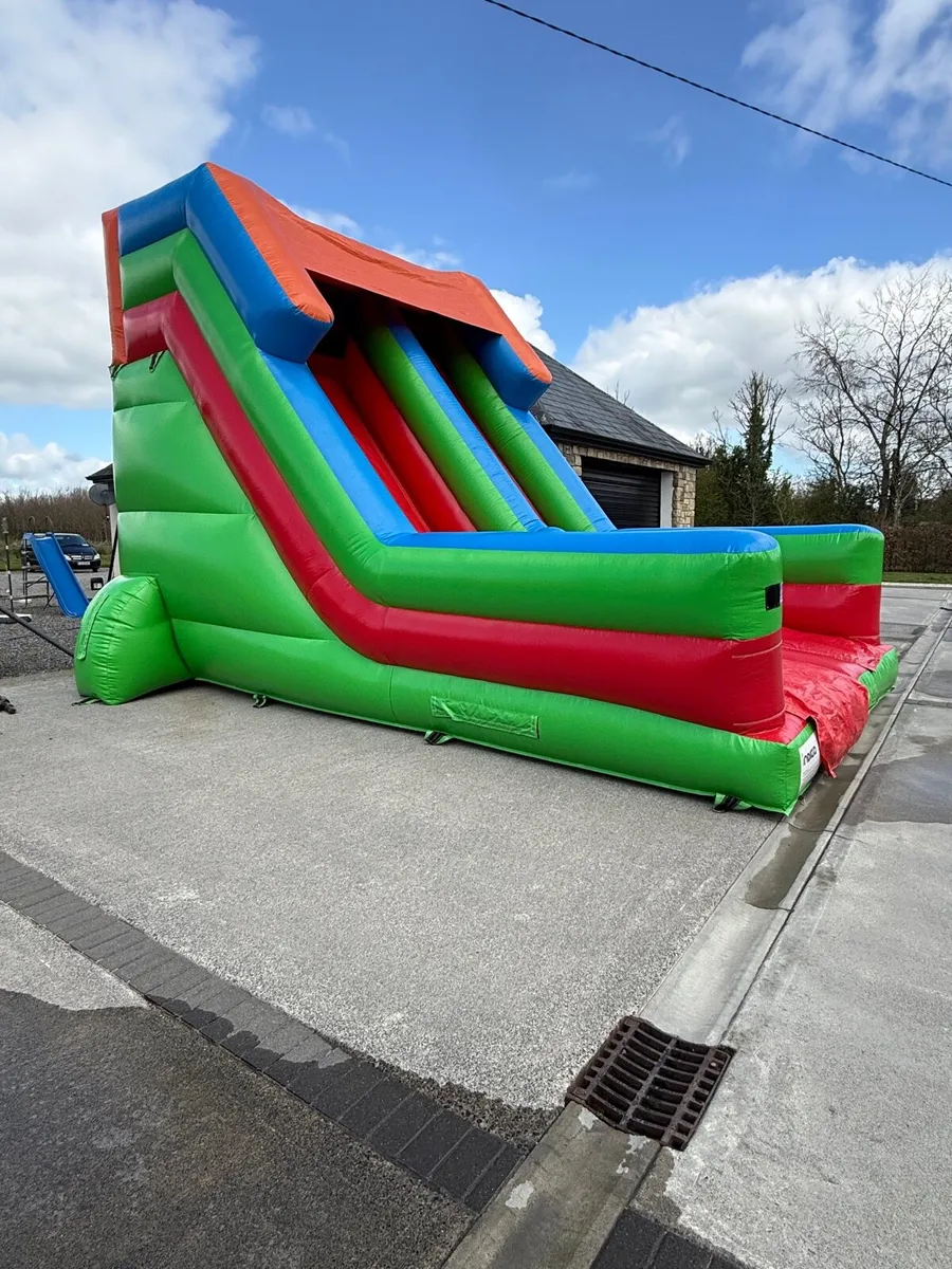 Bouncy castle - Image 1