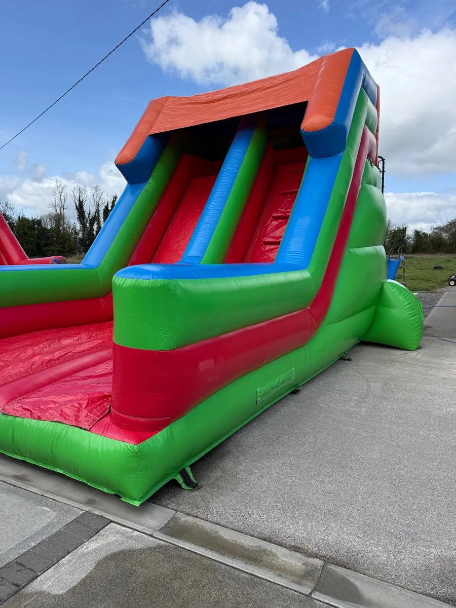 Bouncy castle - Image 3