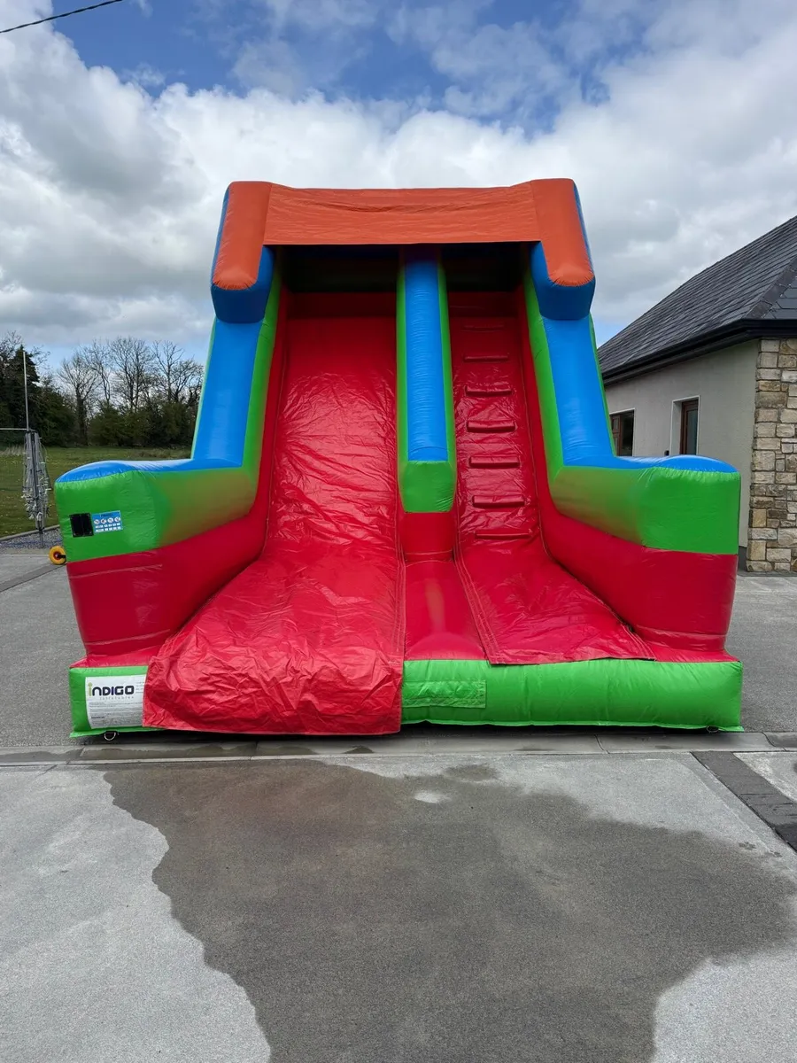 Bouncy castle - Image 2