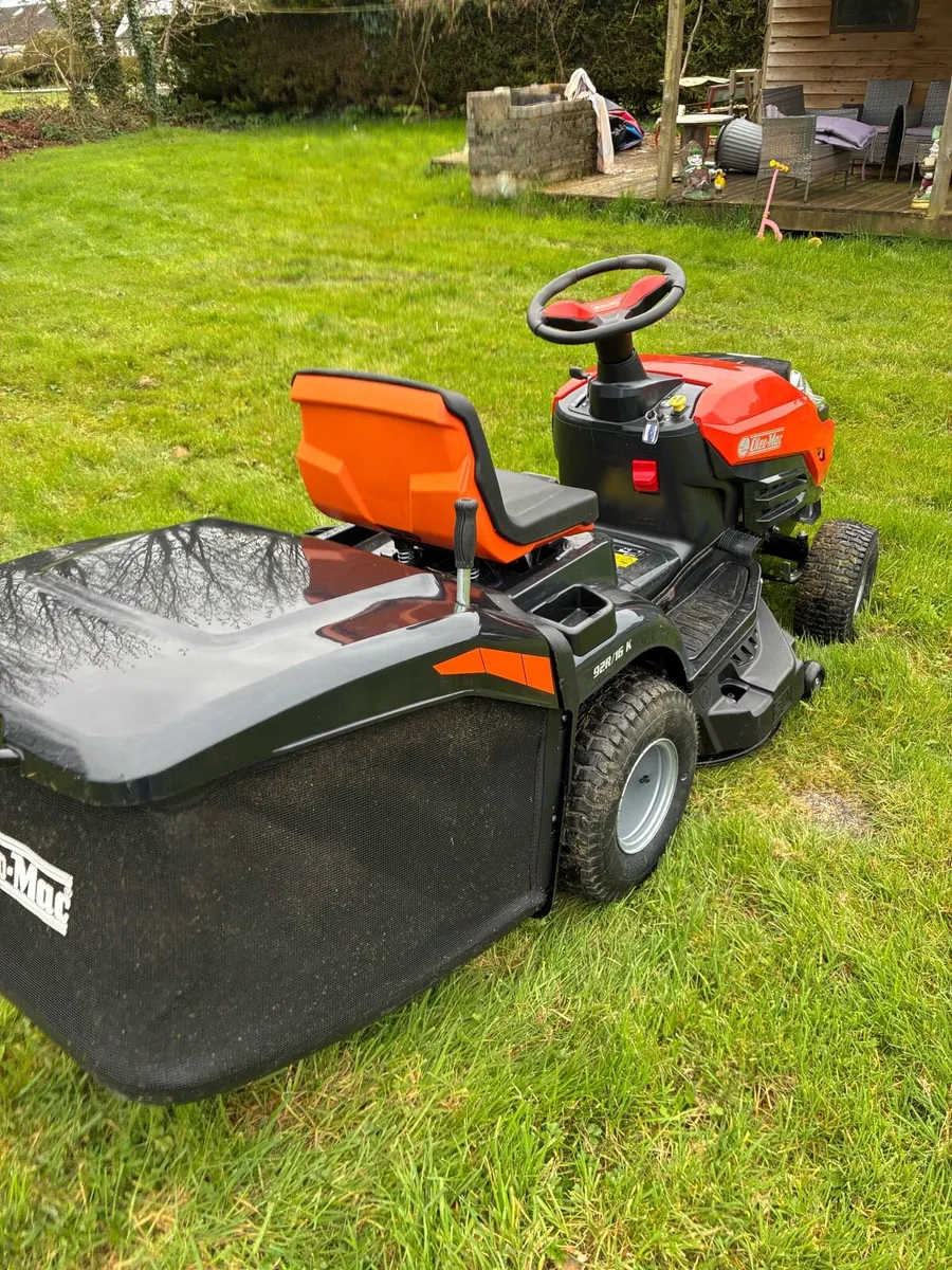 Ride-on lawnmower - Image 3