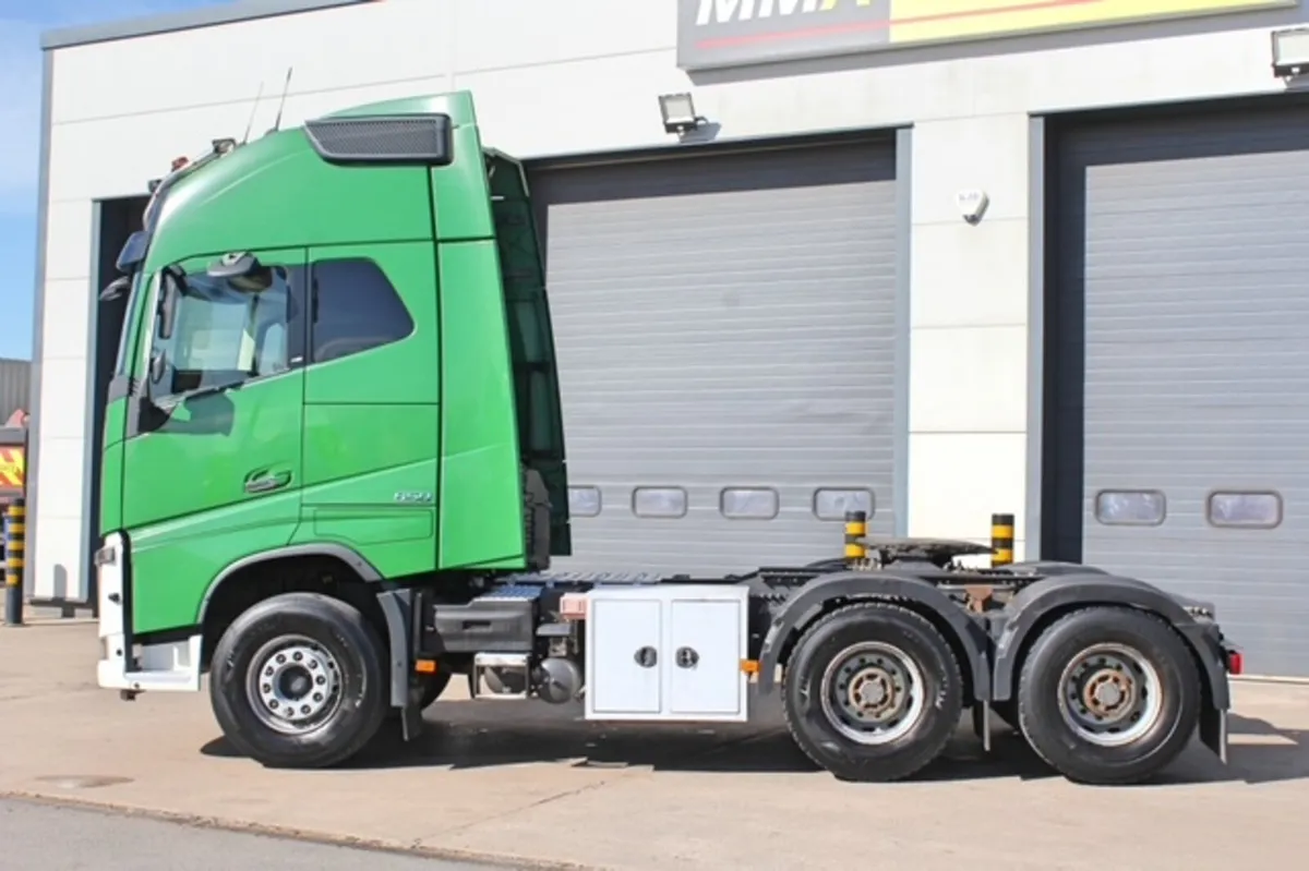 2019 VOLVO FH 16- 650  6X4 150 TON G/TROTTER XL - Image 4