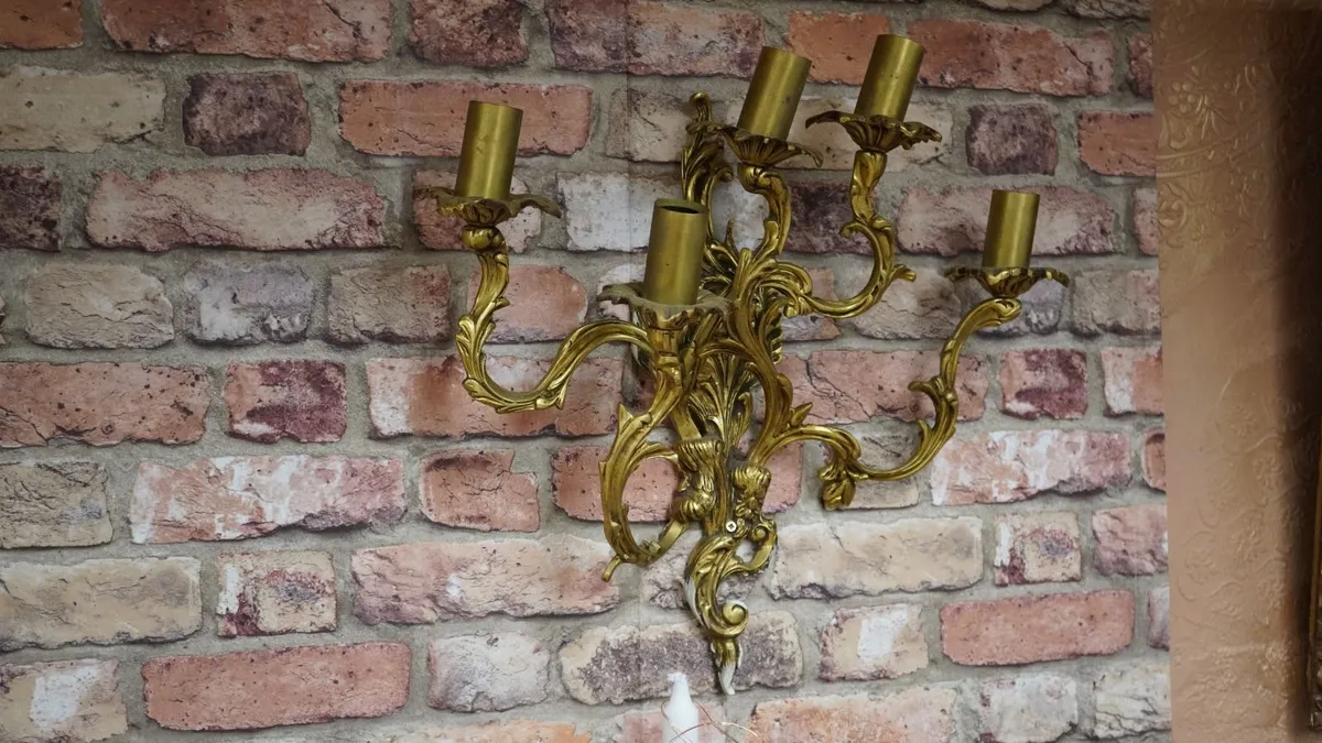 Pair of Rococo Gilt Light Wall Sconces - Image 3