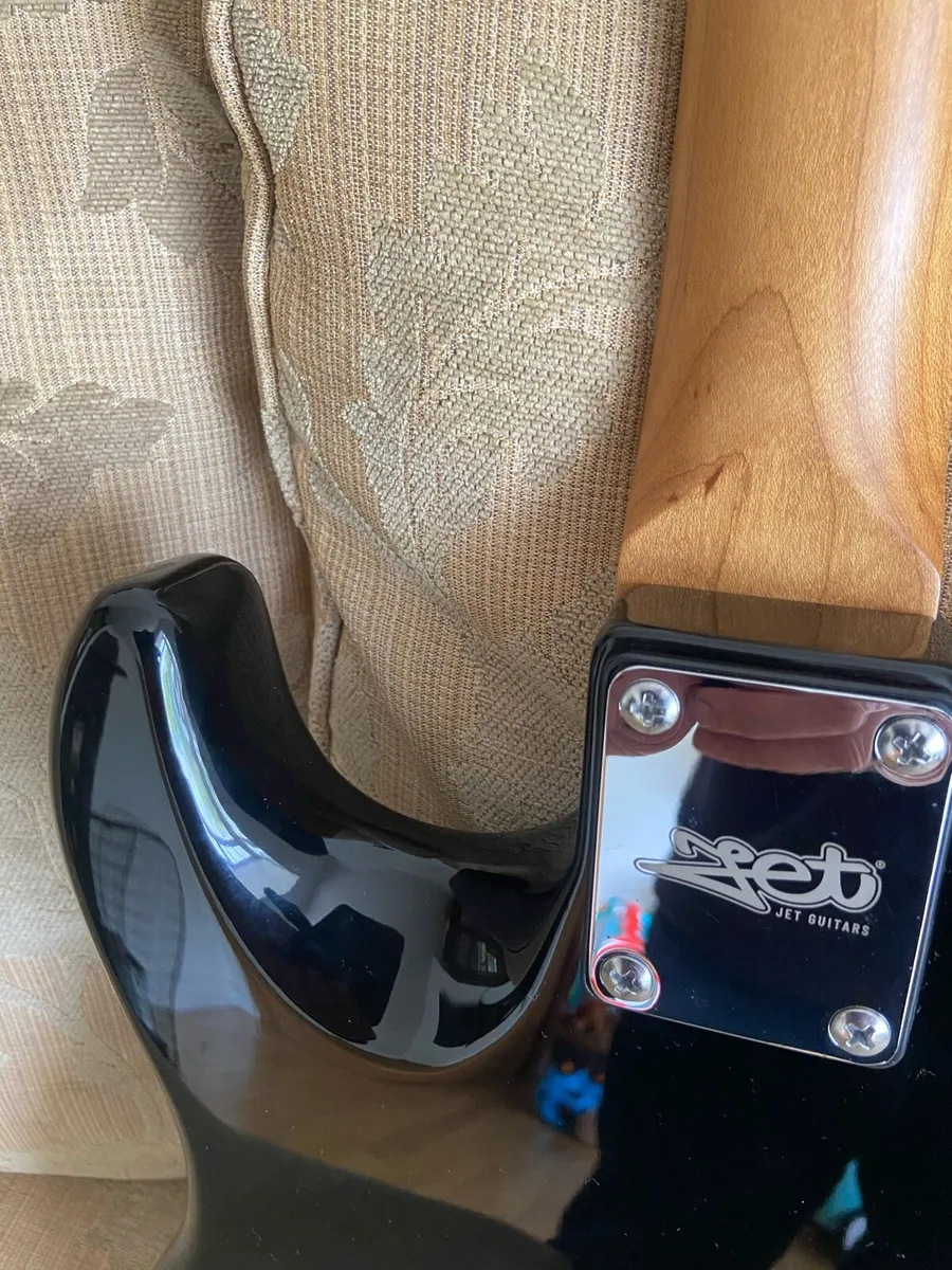 Jet Js 300 strat - Image 3