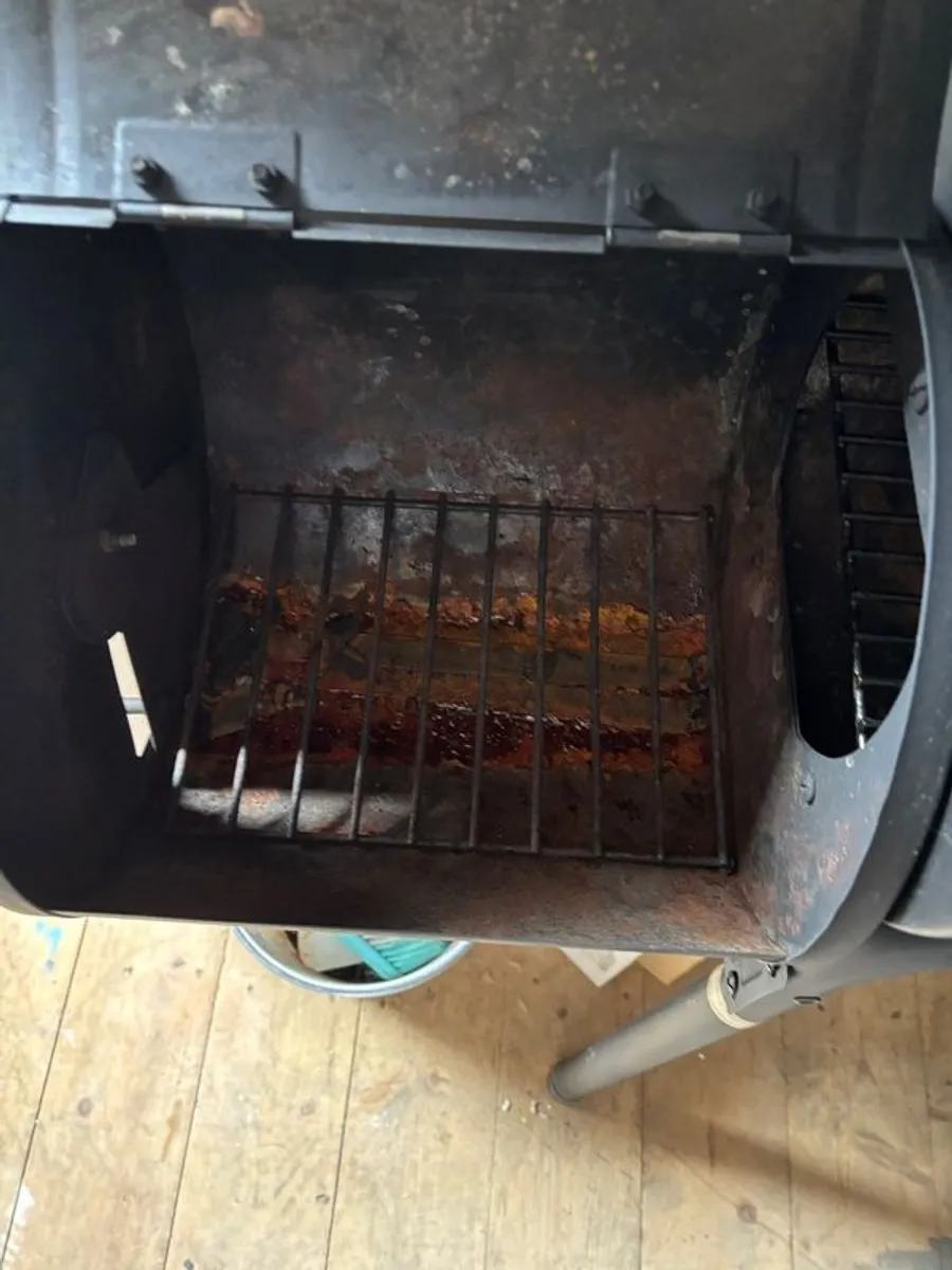 bbq and smoker - Image 1