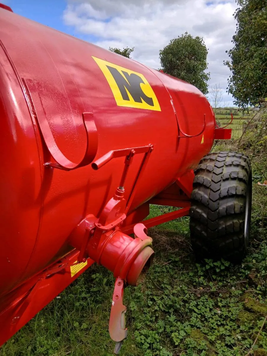 1100 gallon NCtanker - Image 1