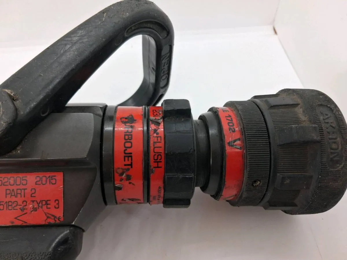 Postage - Nozzle 1 AKRON STYLE 1702 Turbojet- - Image 3