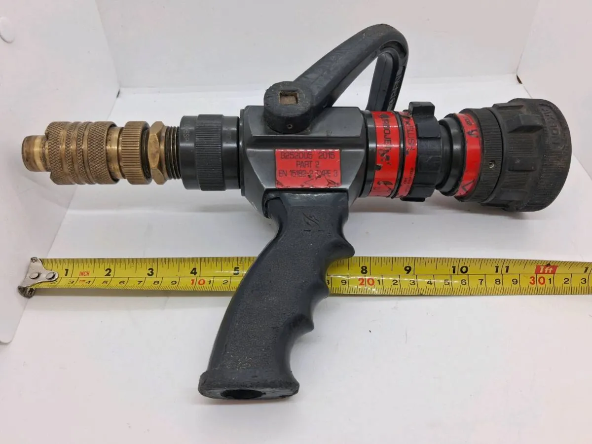 Postage - Nozzle 1 AKRON STYLE 1702 Turbojet- - Image 2