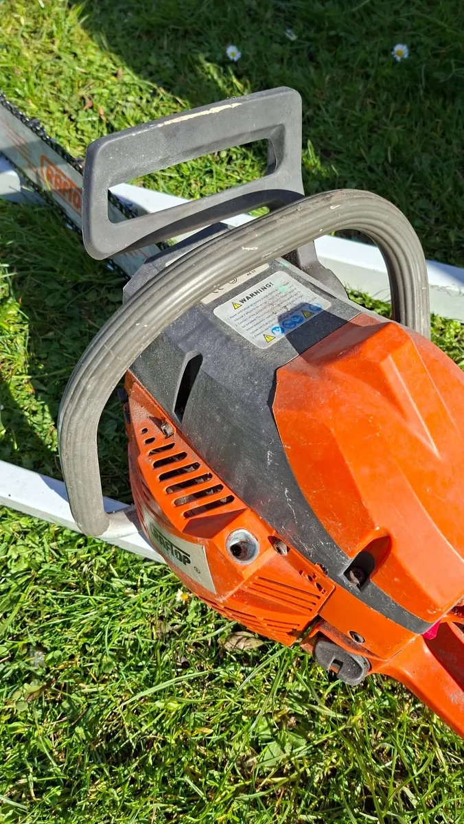 Chainsaw and log stand - Image 3