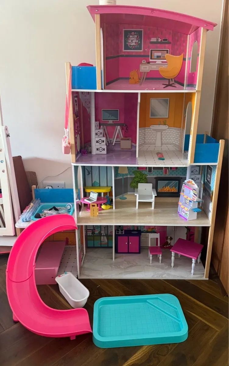 Jupiter Workshops Malibu Mansion Dollhouse