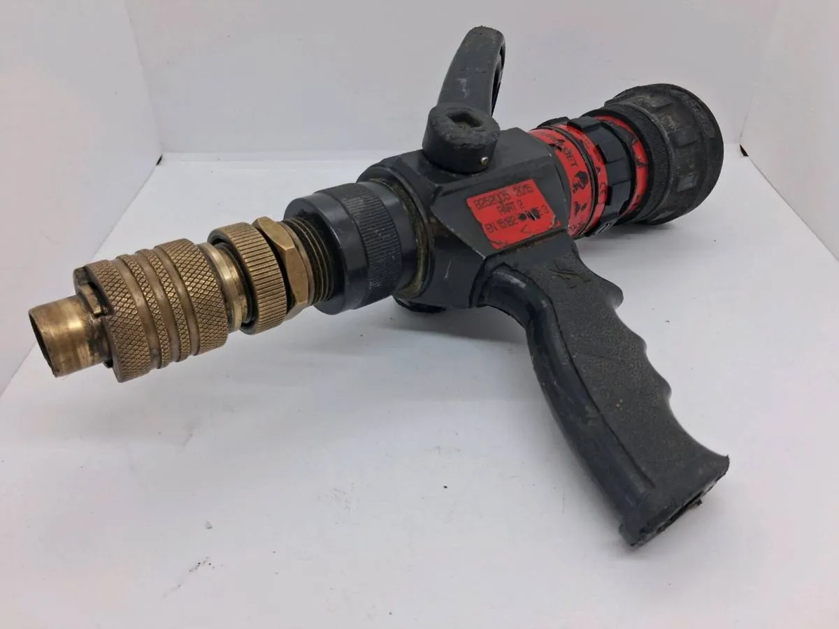 Postage - Nozzle 2 AKRON STYLE 1702 Turbojet- - Image 2