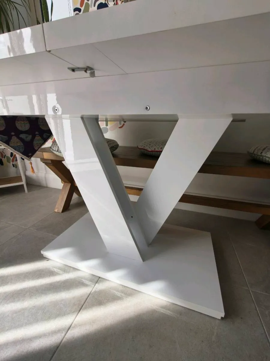 Dining table - Image 3