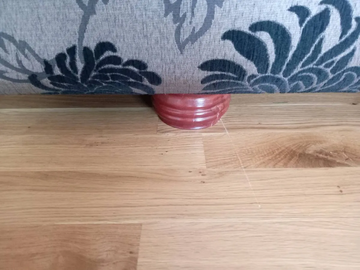 Stunning hand made Sofa - Image 4