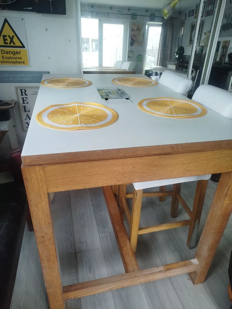 High table and 2 stools - Image 4