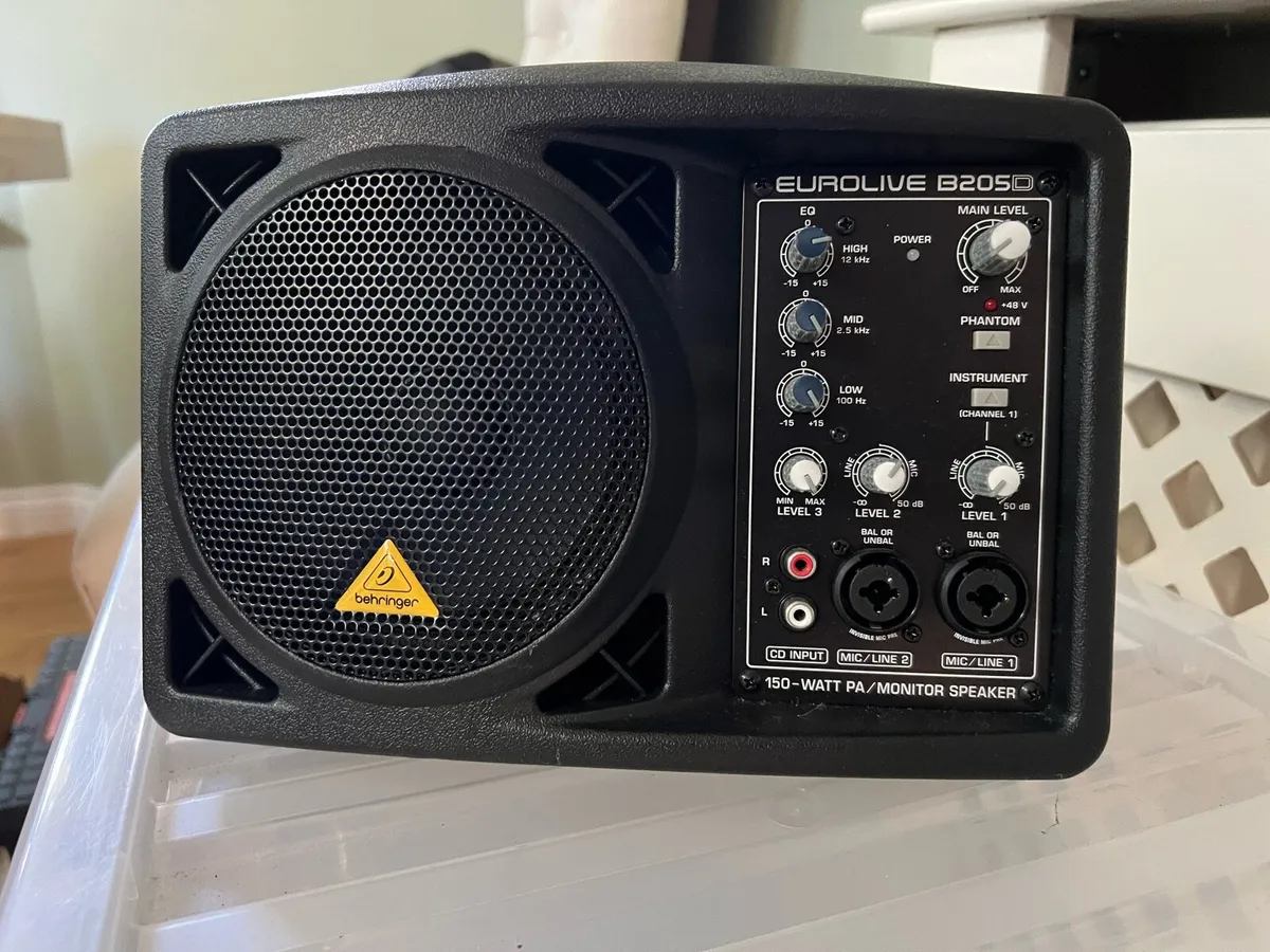 Behringer B205D amp - Image 1