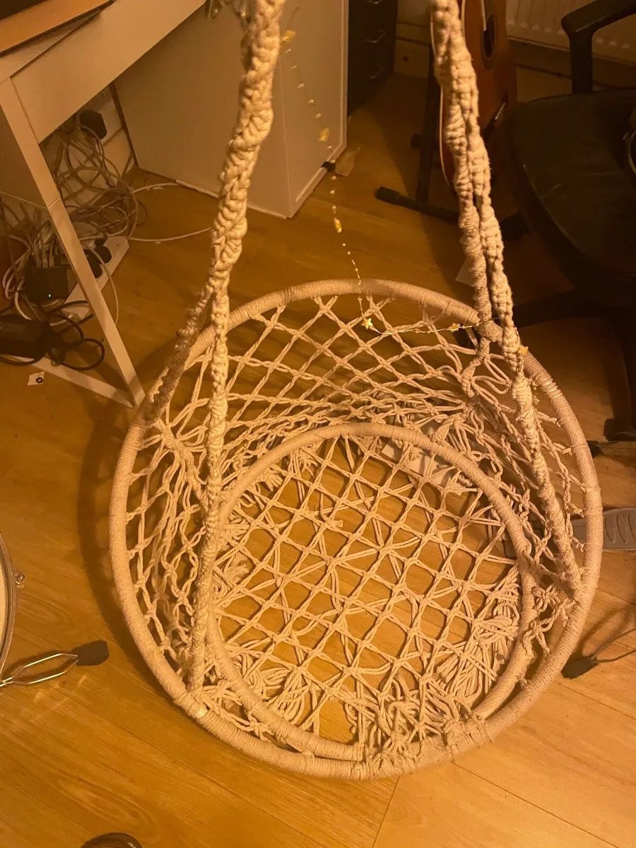 Hanging / Swinging seat - Image 1