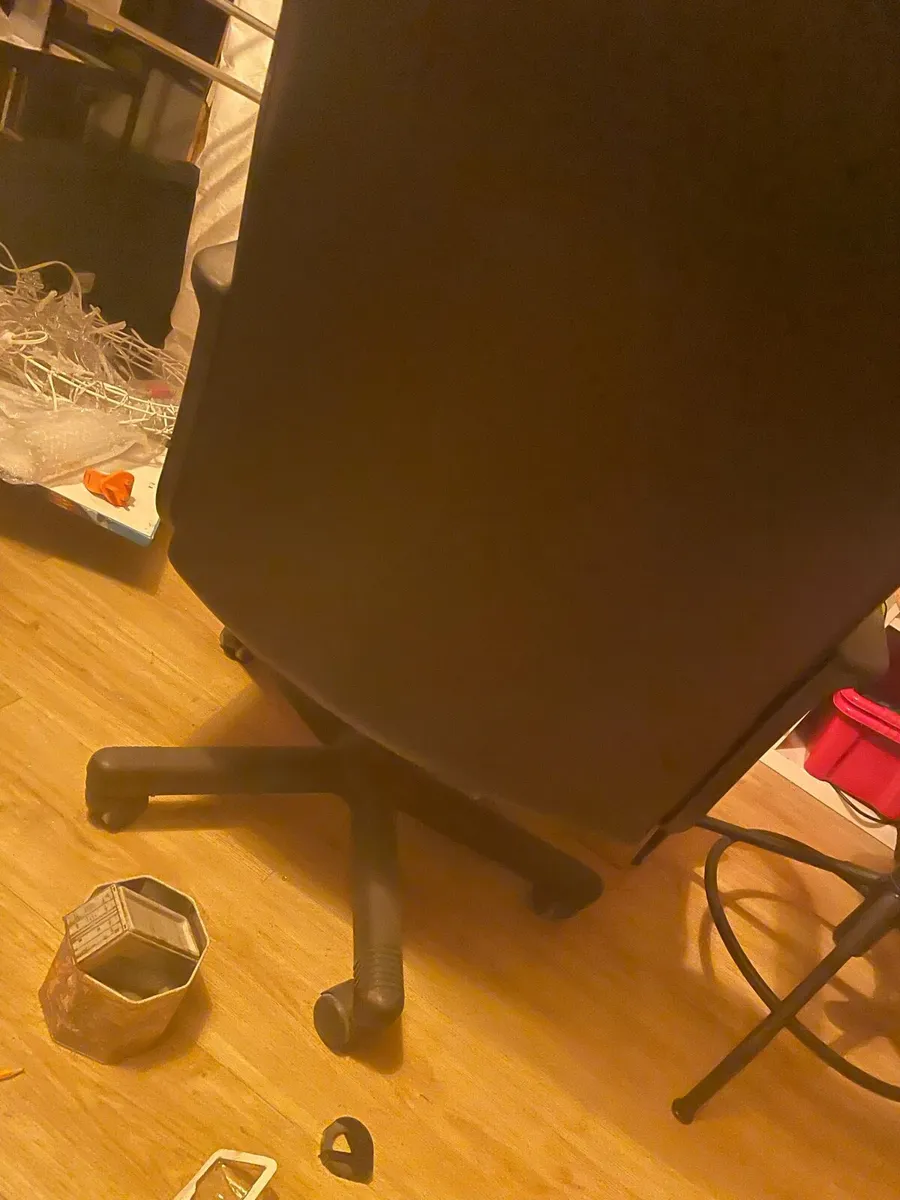 Office Chairs - Image 3