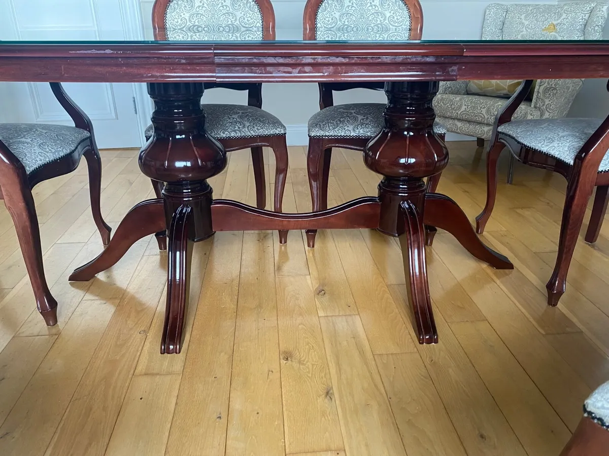 Dining table and chairs - Image 2