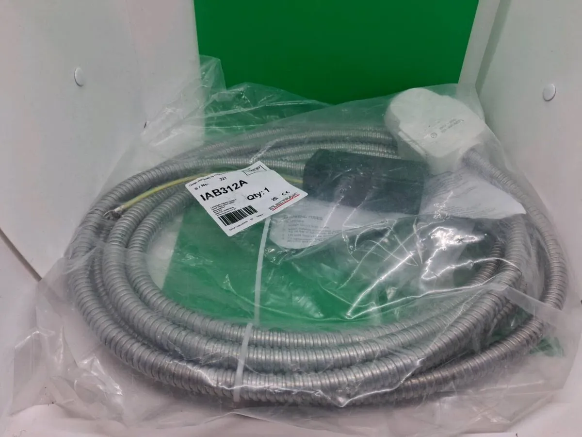 Postage - Electrak IAB312A 32Amp Feed Module 5mtr - Image 1