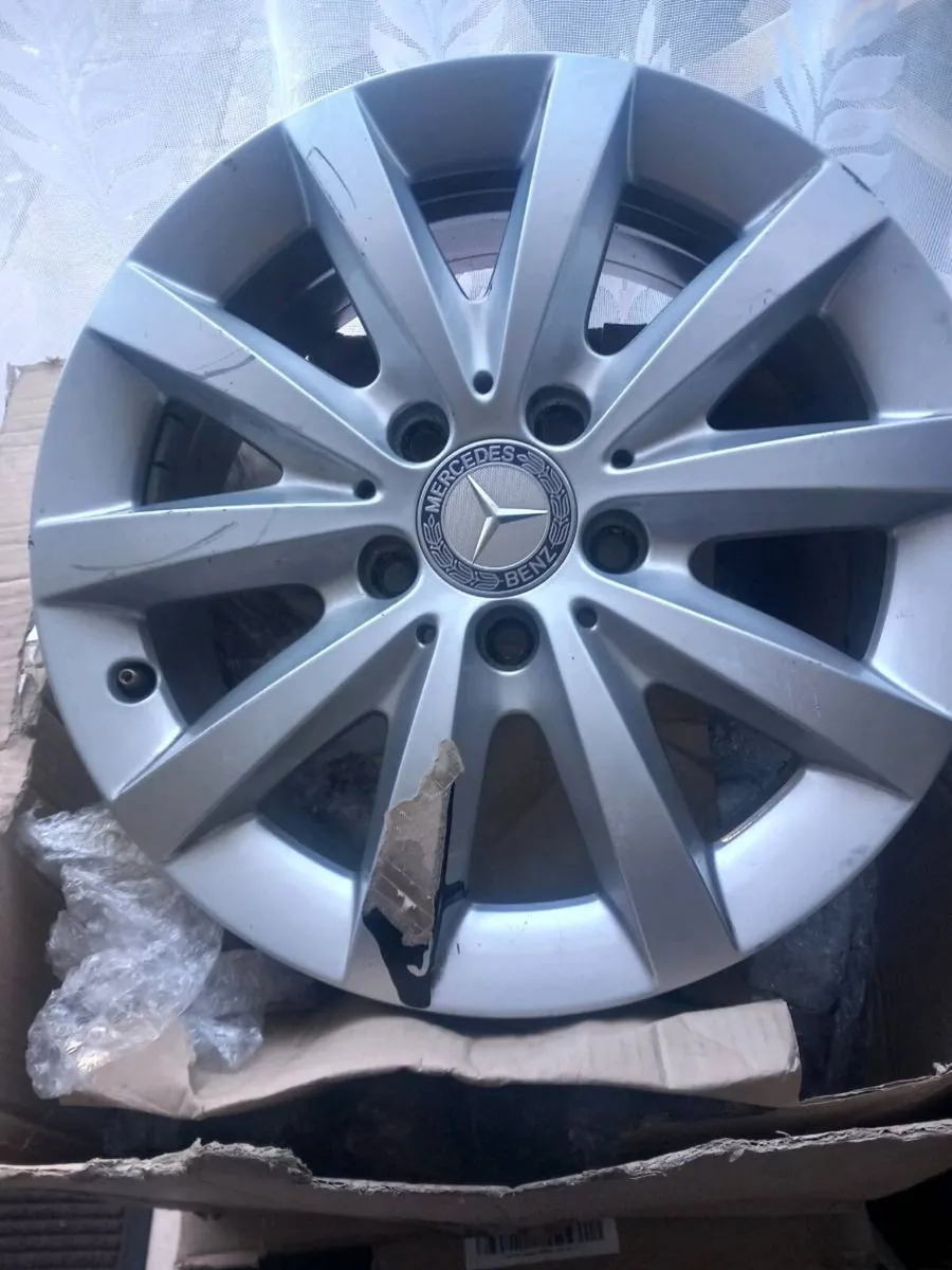 4 Mercedes Alloys - Image 1