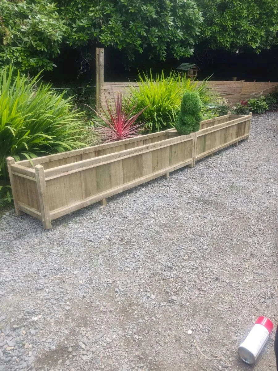 Rustic style long planter - Image 1