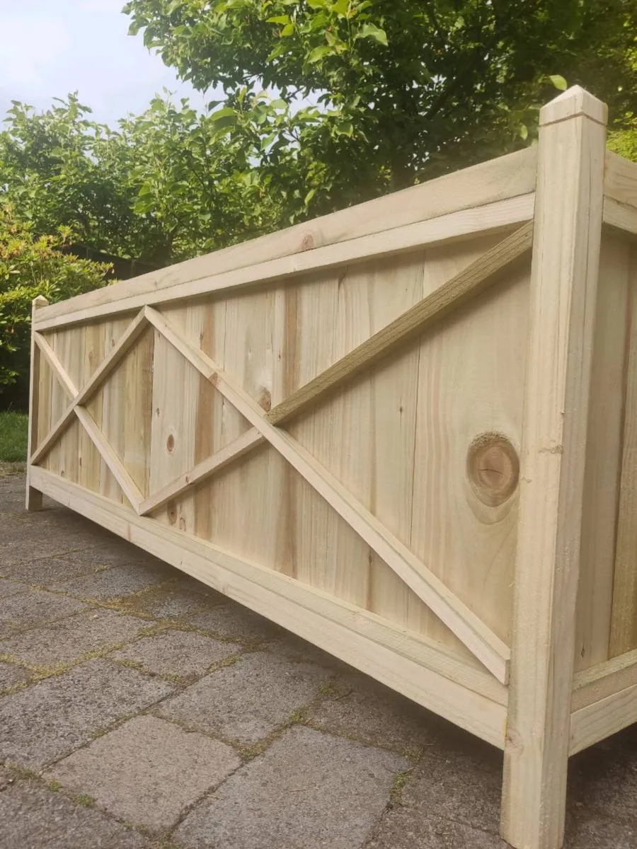 Rustic style long planter - Image 4