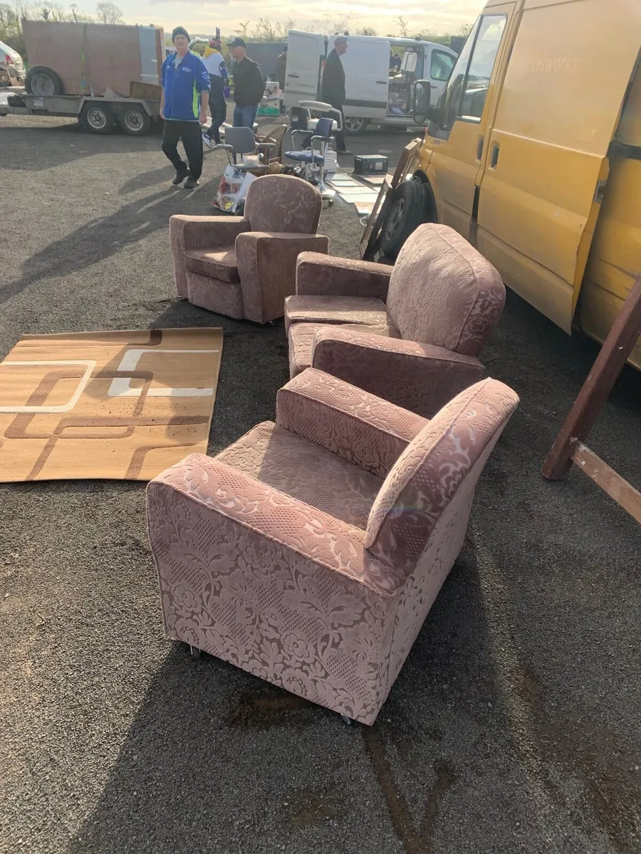 Sofa & 2 chairs - Image 3