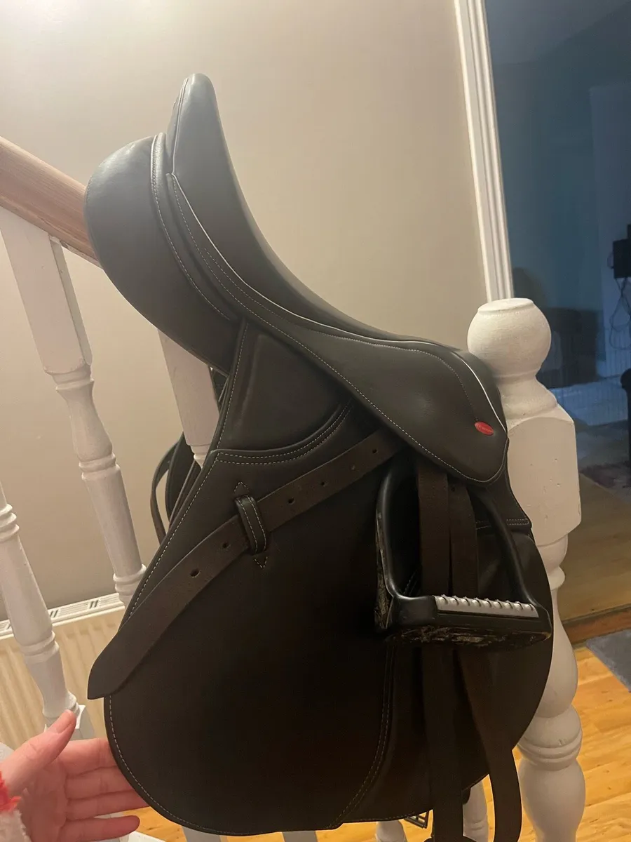 John Whitaker Overton Jump Saddle - Image 2