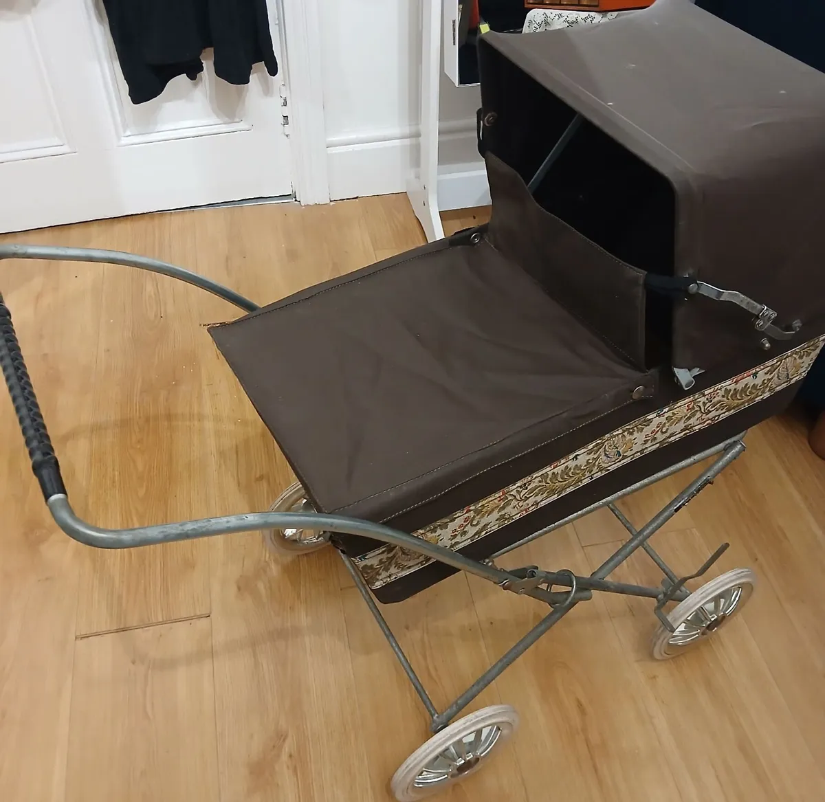 Vintage Pedigree Dolls Pram 1970s - Image 4