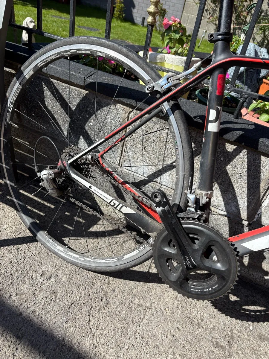 Cube carbon fibre bike - Image 4