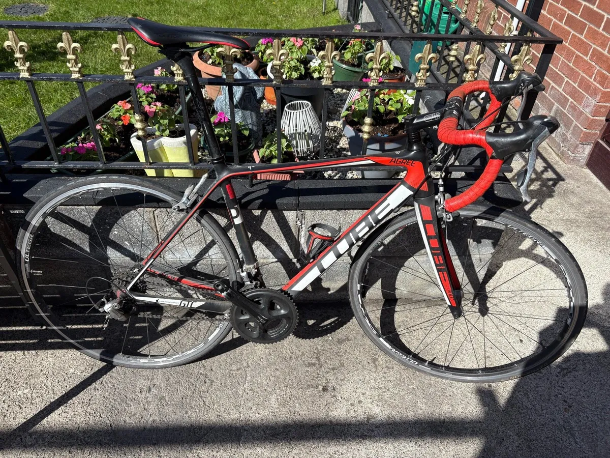 Cube carbon fibre bike - Image 1