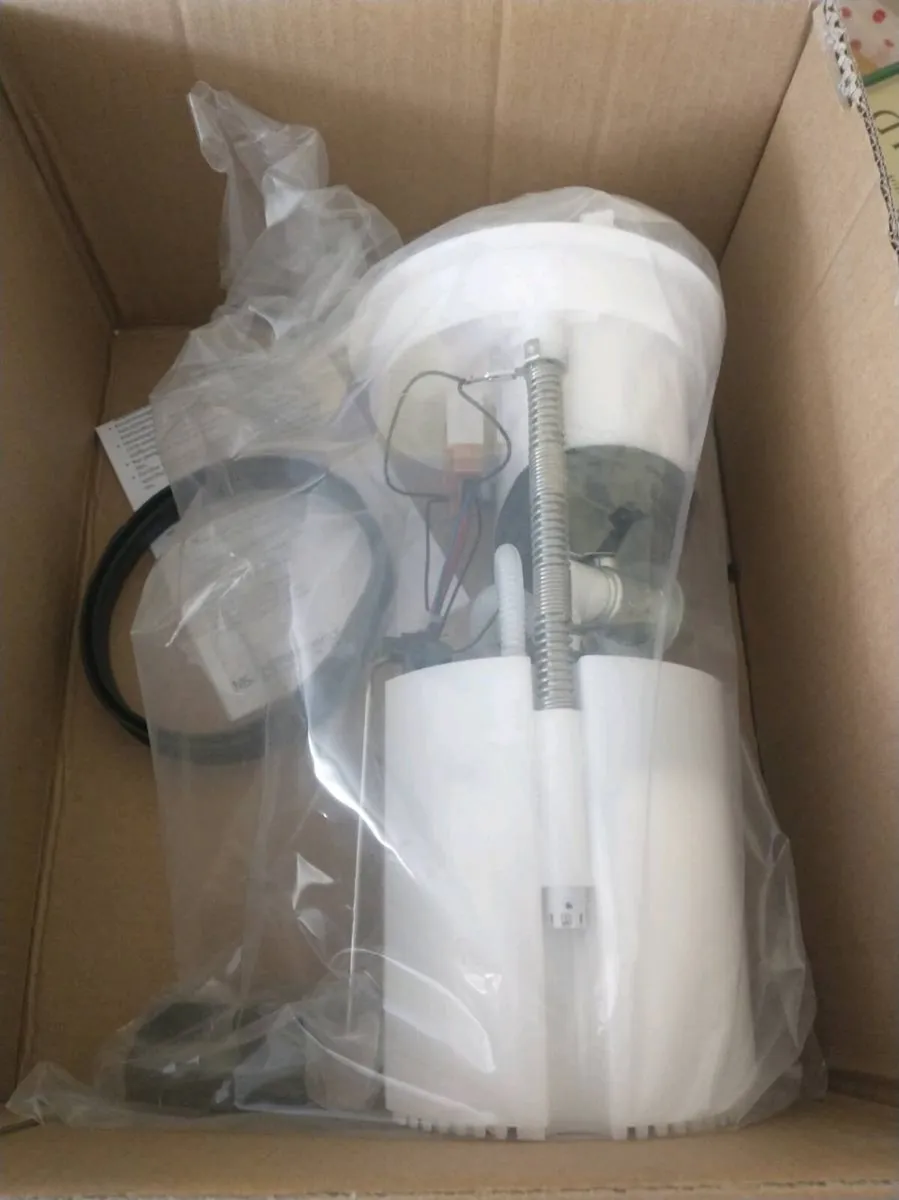 Ford Petrol pump - Image 1