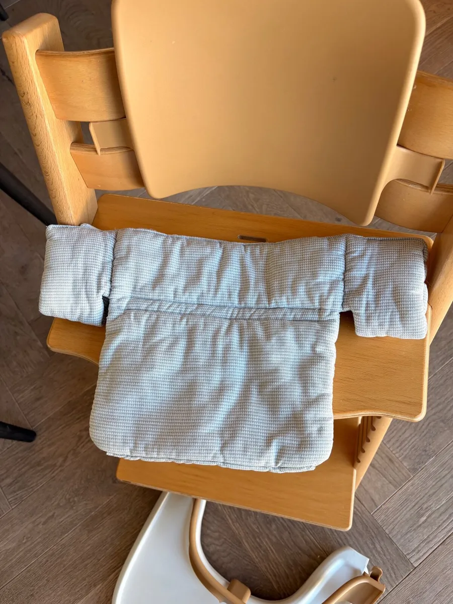 Stokke trip trap high chair - Image 2