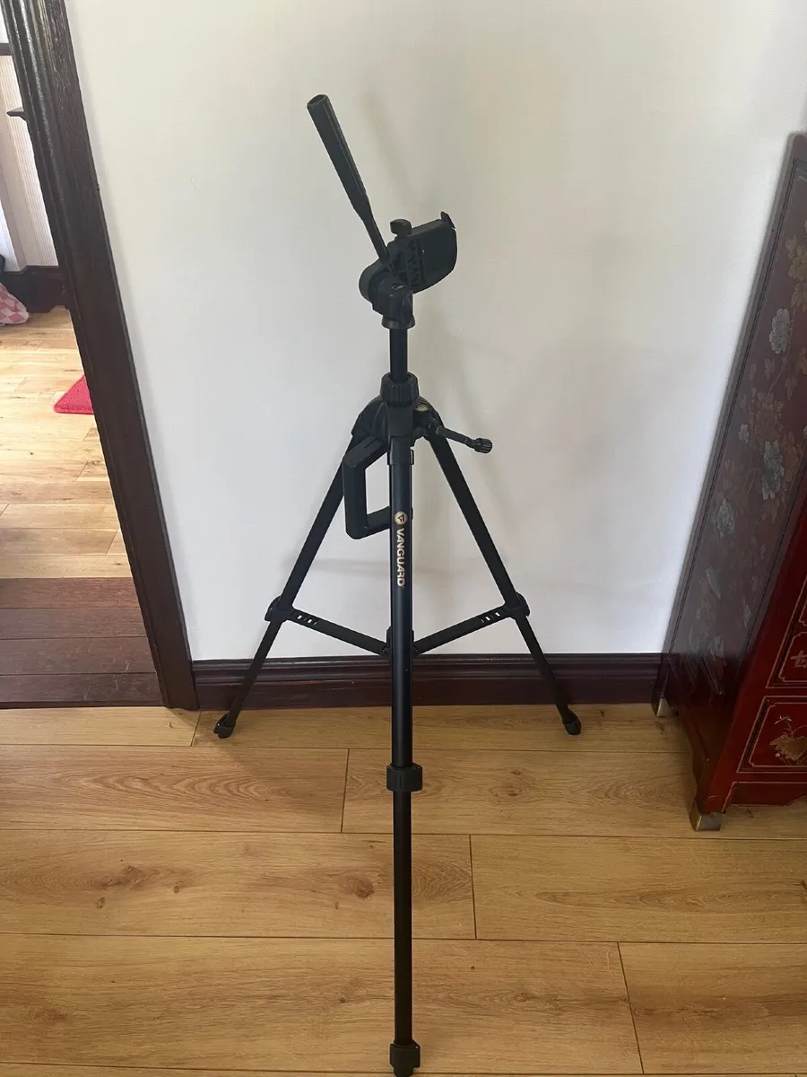 Vanguard Tripod MK-4 - Image 1