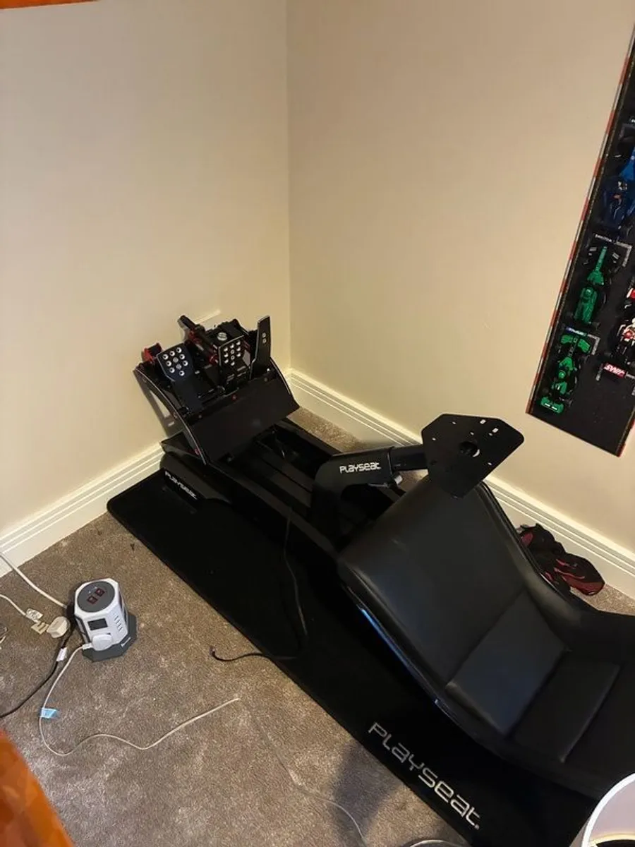 Full Sim Racing Rig - Playseat F1 + Fanatec V3 Pedals + TV - Image 4