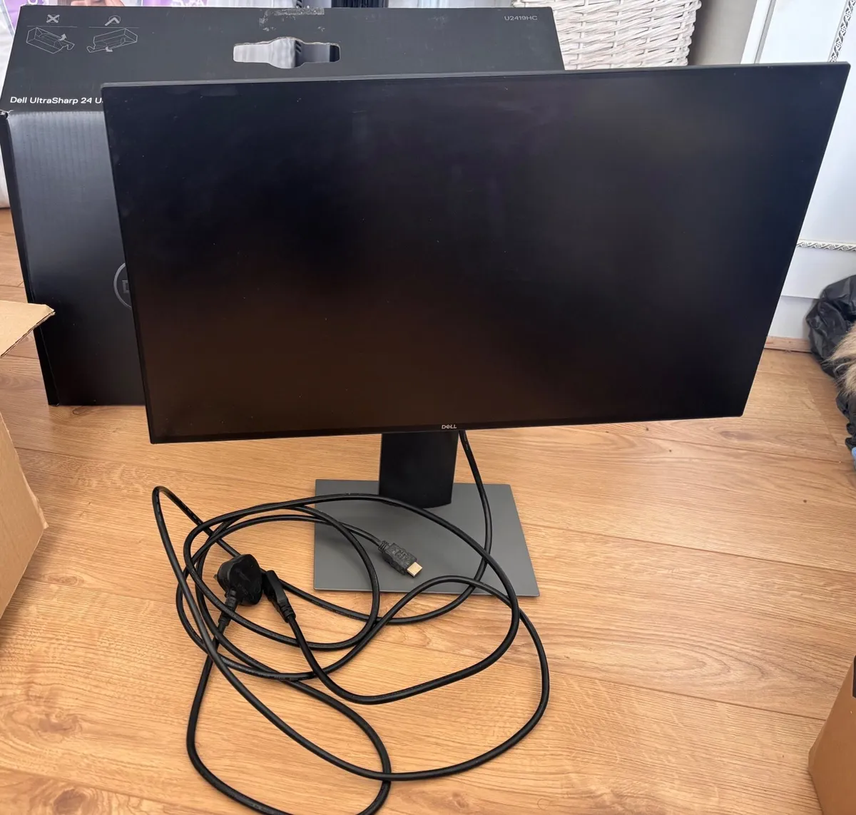 Dell UltraSharp U2419HC 23.8" Full HD InfinityEdge - Image 1