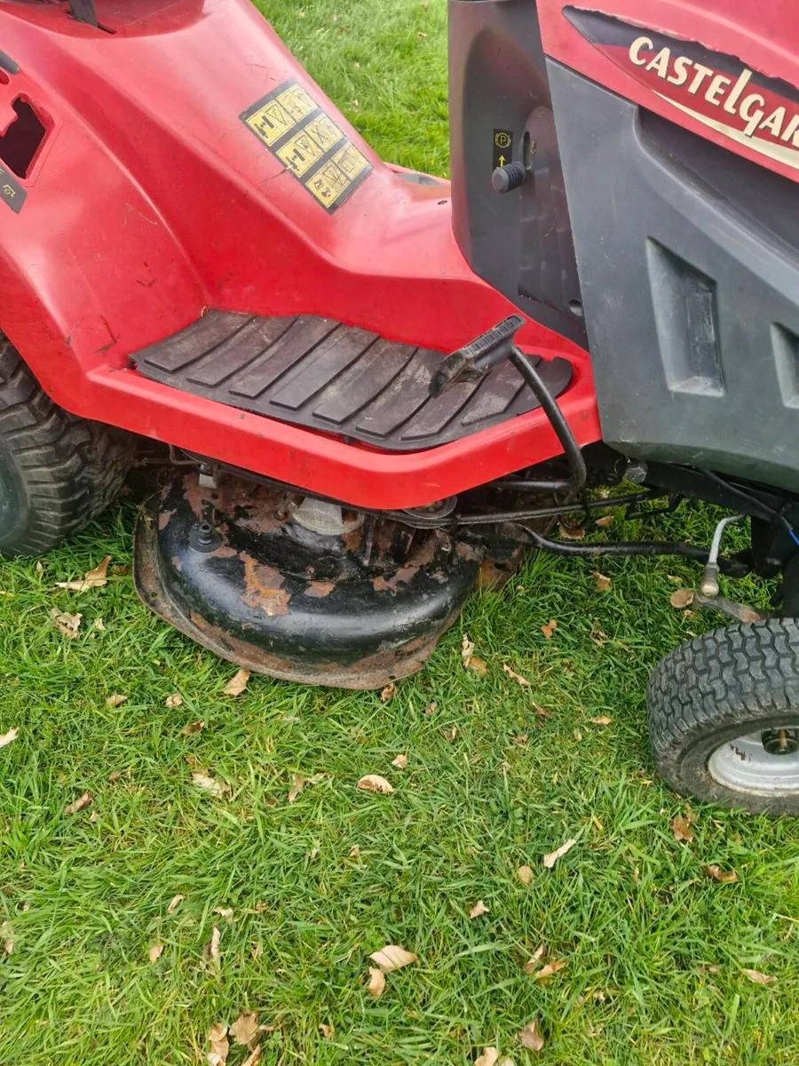 Castlegarden ride on mower Delivery available - Image 4