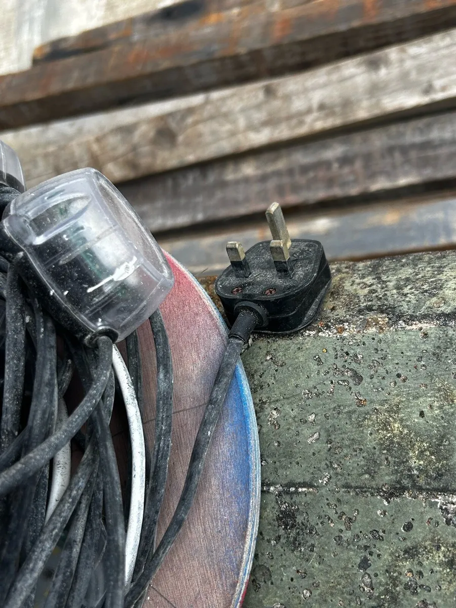 LED 230v site lights - Image 3