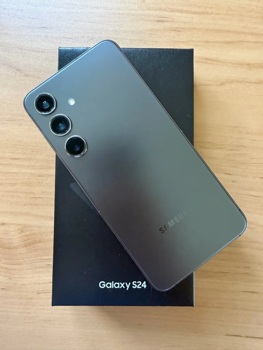 Samsung S24 128GB Black - Unlocked - Box + Case - Image 2