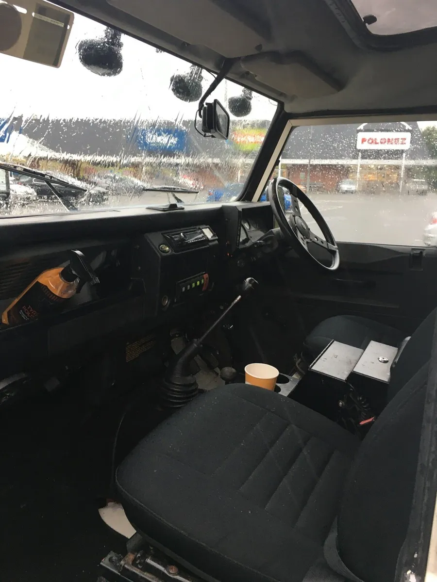 Vintage 1993 Land Rover Defender County - Image 4