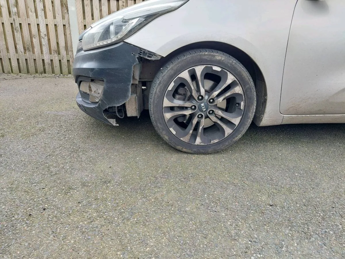 Kia Proceed Cosmetic damage - Image 1