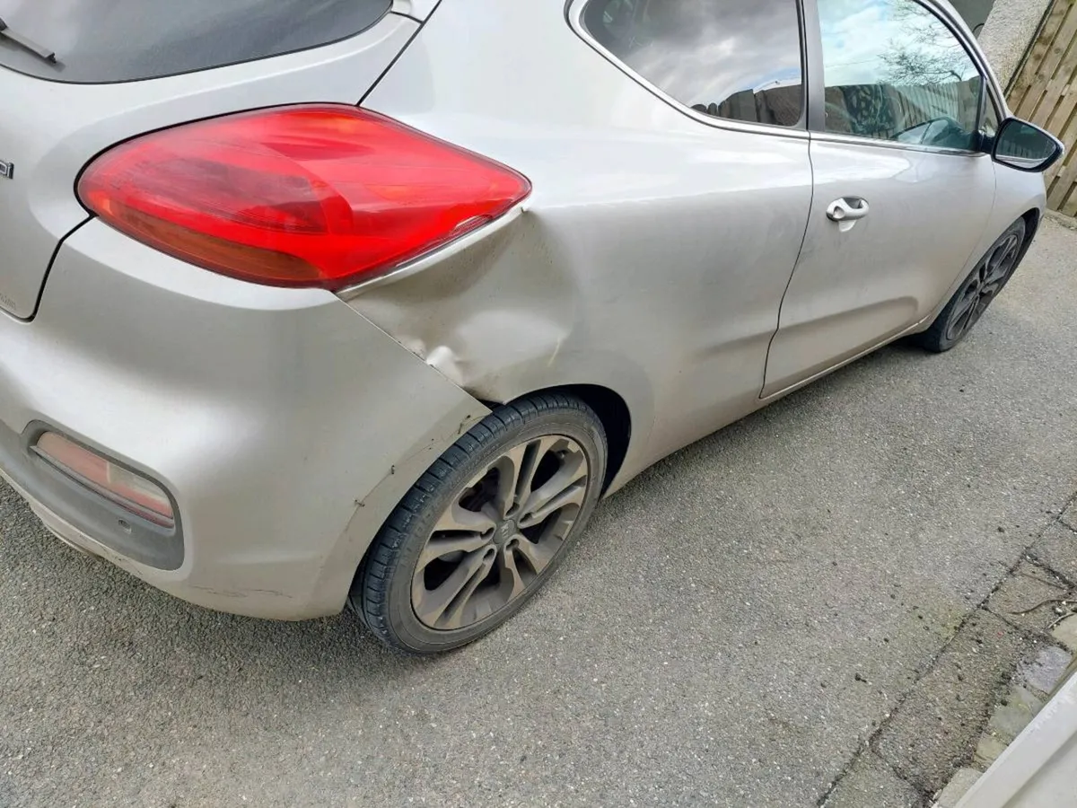 Kia Proceed Cosmetic damage - Image 4
