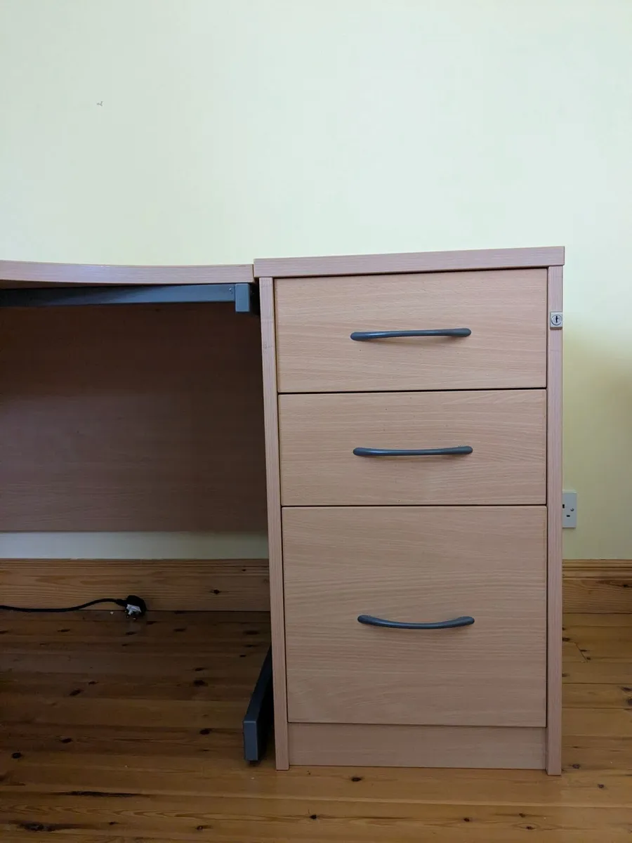 Corner Desk - Image 2