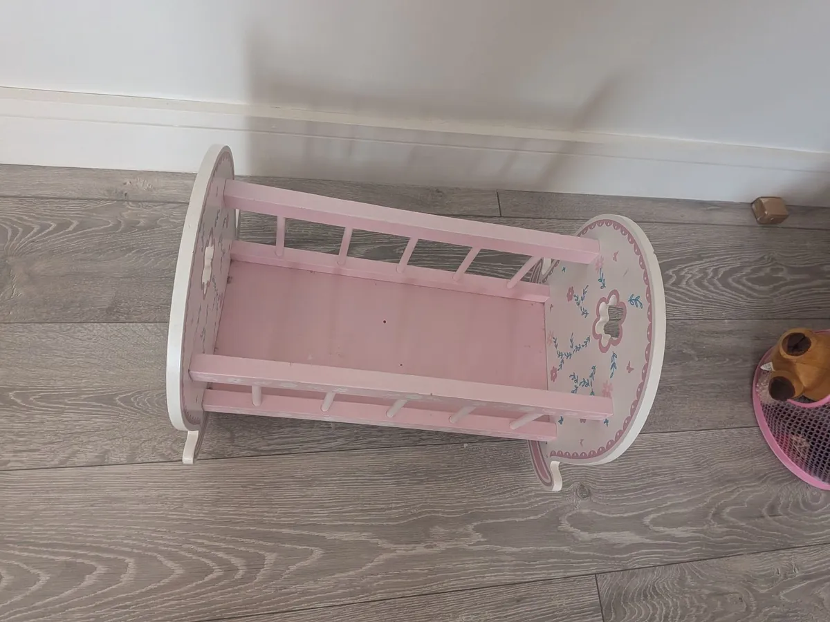 Dolls crib - Image 1