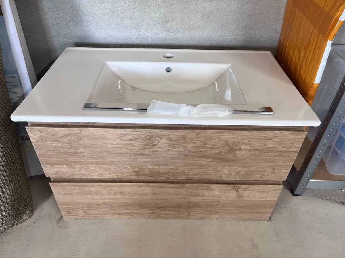 Wall Hung Bath Unit and Basin - Matrix Viena 800 - Image 3