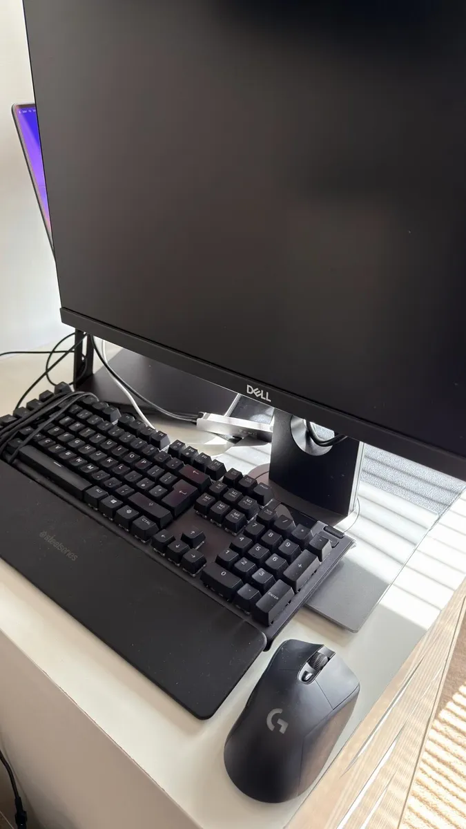 Monitor, Keyboard & Mouse - Image 1